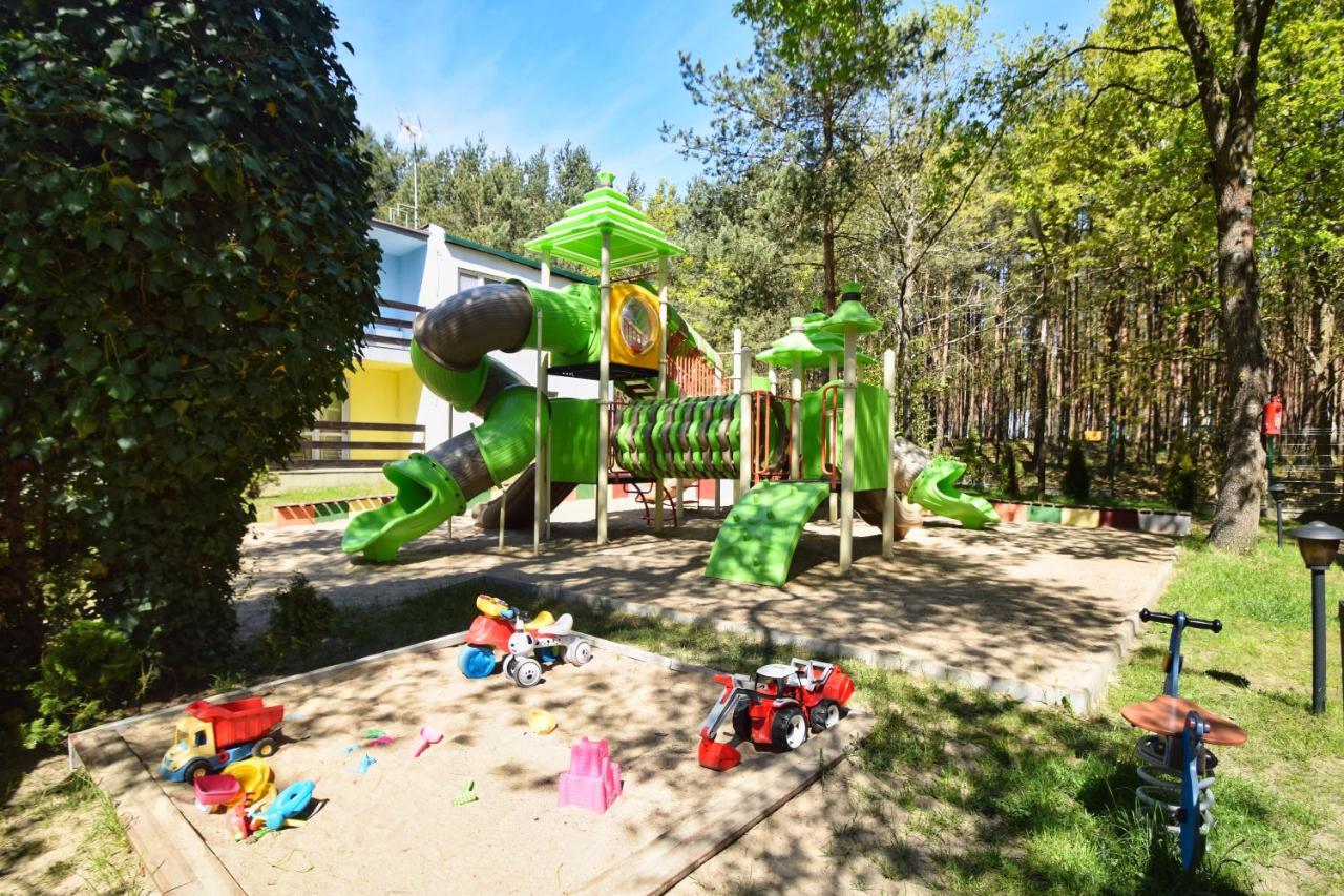 ホテル Jantar Łazy エクステリア 写真